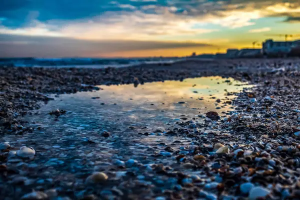 Denizin üzerinde gün batımı