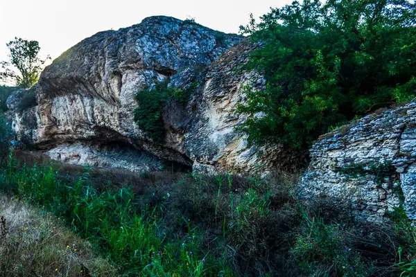 Dağlardaki güzel dağ manzarası