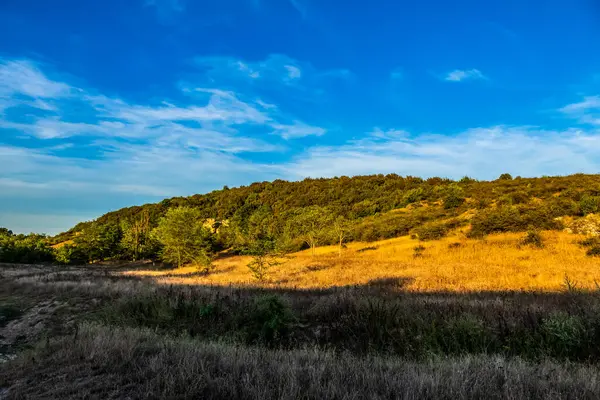 Akşamları kırsal alanın manzarası