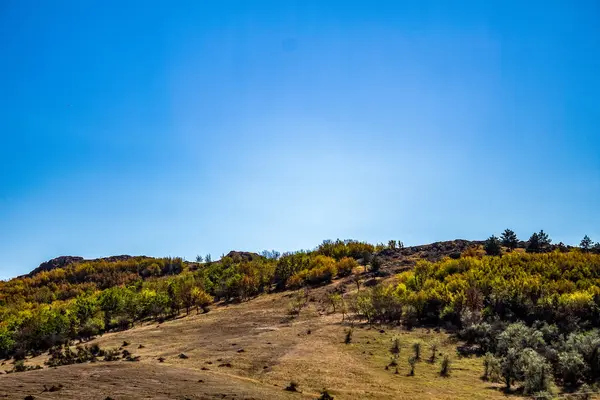 Dağlardaki güzel dağ manzarası