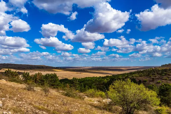 Kuzey Kafkasya eyaletinin vadisinin tepelerinin manzarası.