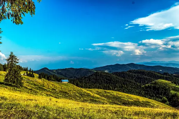 Güzel dağ manzarası. Seyahat konsepti