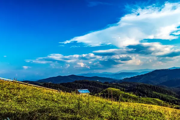 Güzel dağ manzarası. Doğa, seyahat