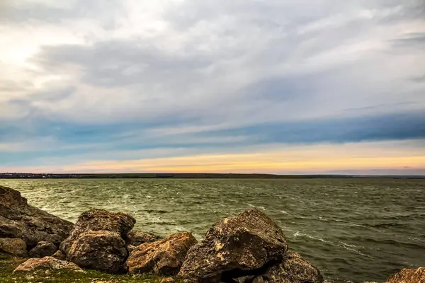 yukarıda göl günbatımı