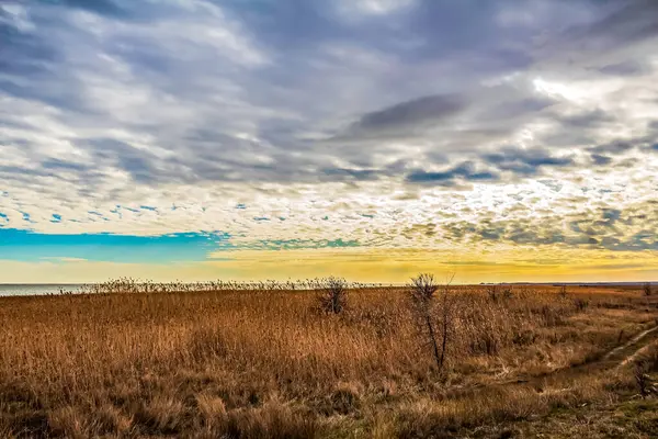 Nehrin üzerinde güzel bir gün batımı