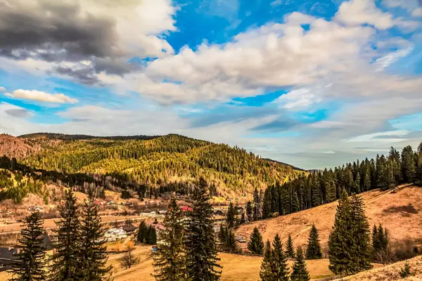 Dağların güzel manzarası