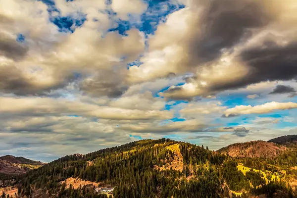 Sonbahar Colorado dağlarında.