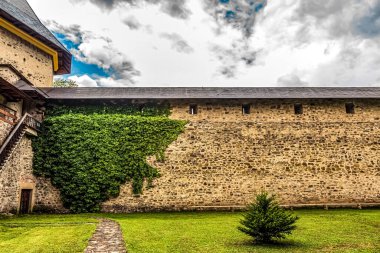 Eski şehir Kotor 'daki antik kalenin kalesi..