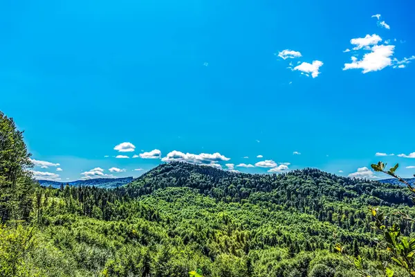 Dağların güzel manzarası