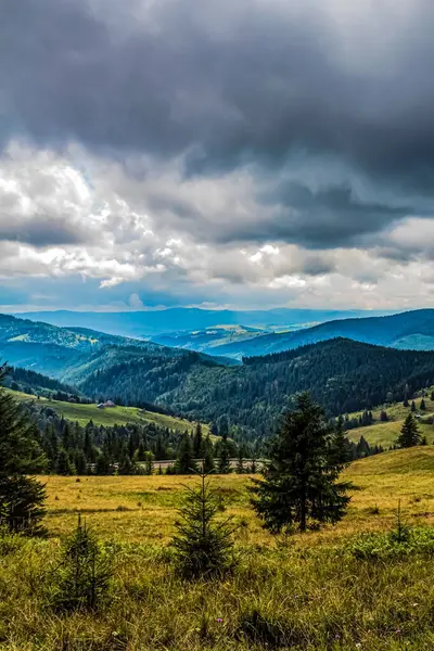 Dağların güzel manzarası