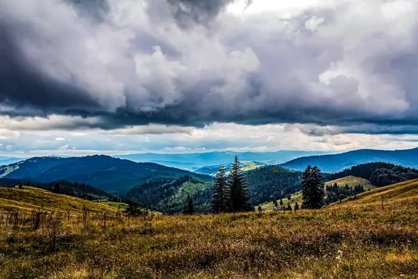 Karpatlar 'ın güzel bir manzarası