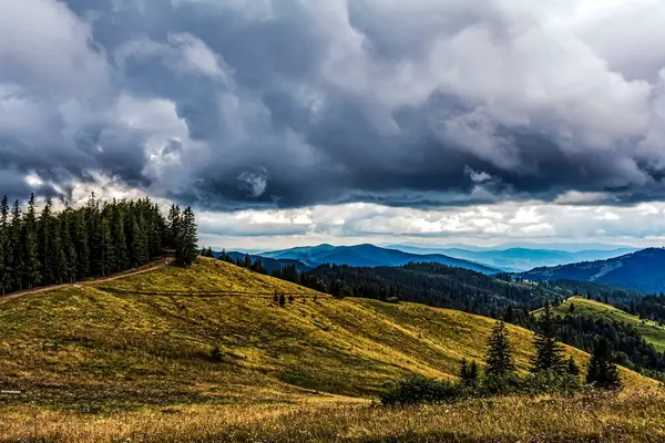 Sonbaharda Karpat Dağları