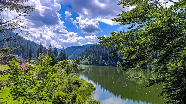 Göl Dağları ile güzel manzara