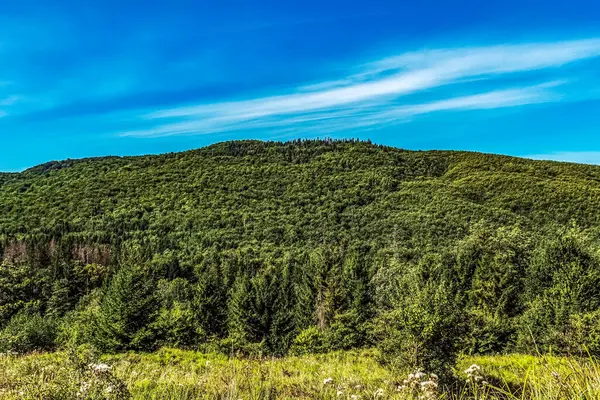 Dağların güzel manzarası