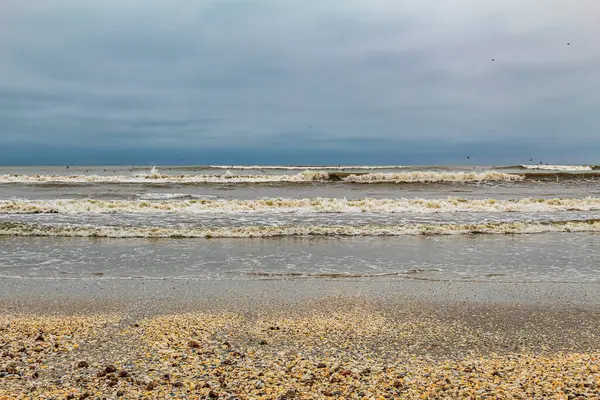 Bulutlu bir günde Baltık Denizi Sahili, Almanya