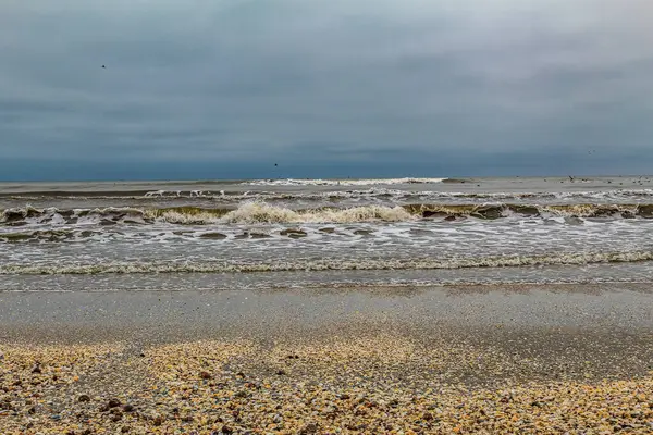 İsrail 'in kuzeyindeki Akdeniz kıyısında.