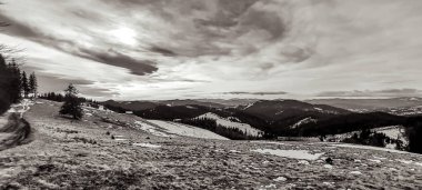 Karlı güzel dağ manzarası