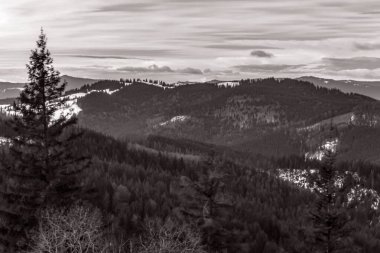 Dağların güzel manzarası
