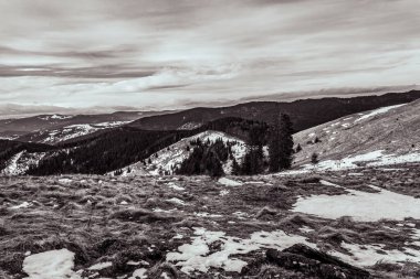 Karlı güzel dağ manzarası