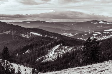 Dağlı güzel kış manzarası