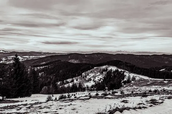 Bulutlu gökyüzü arka plan şaşırtıcı doğa manzaralı