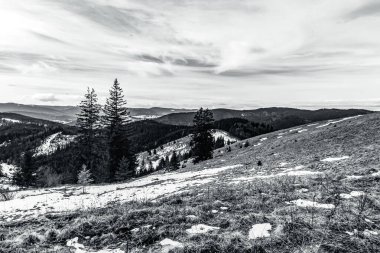Dağlardaki dağ manzarası