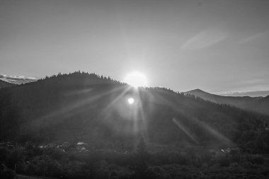 Dağlı güzel bir manzara.