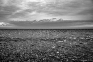 dalgalar ve deniz ile güzel deniz manzarası