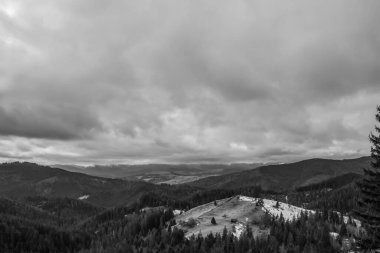 Dağlı güzel bir manzara.