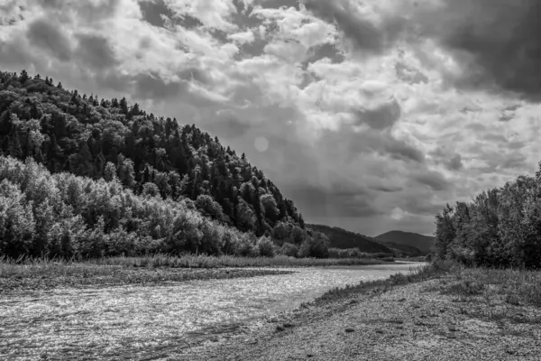 Dağların güzel manzarası