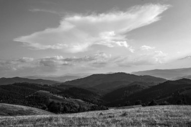 Dağların güzel manzarası