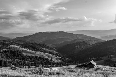 Romanya 'nın Bucegi köyü. Karpatların en ünlü yeri..