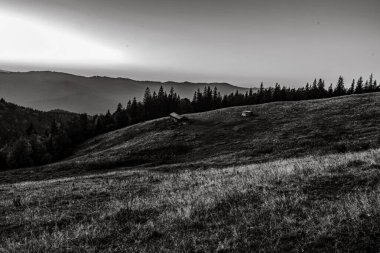 Dağlardaki dağ manzarası