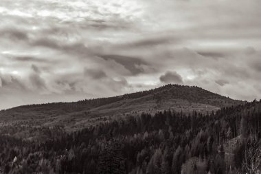 Dağlı güzel bir manzara.