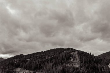 Dağların güzel manzarası