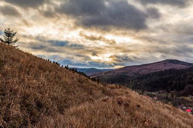 Dağlarda gün batımı
