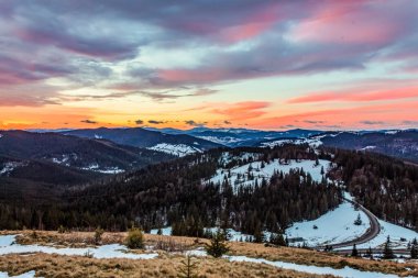 Dağda gün batımı