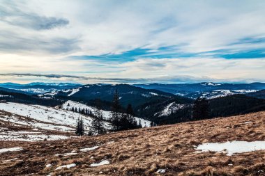 Karpat Dağları güzel kış manzarası