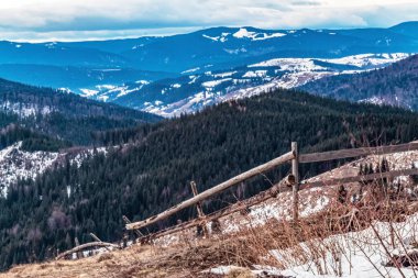 Karpatya dağlarında kış