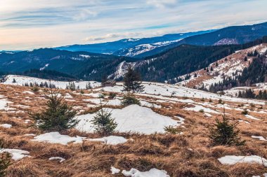 Dağların güzel manzarası