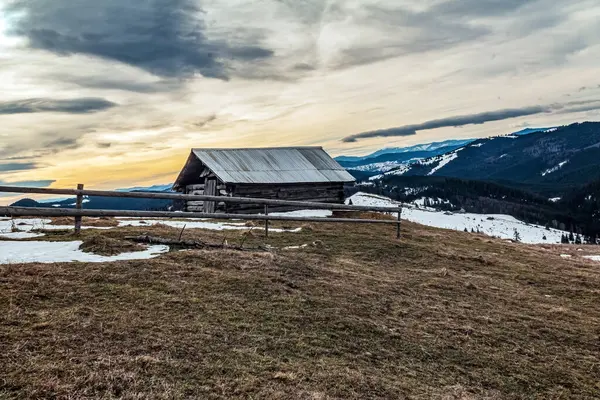 Dağların güzel manzarası