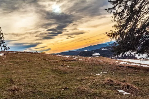 Dağların güzel manzarası