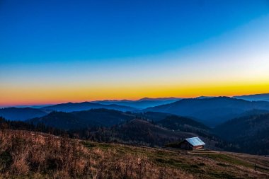 Ukrayna 'daki Karpatlar' da gün batımı