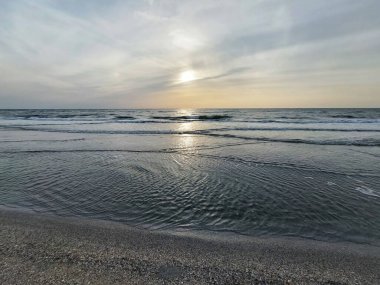 Sahilde güzel gün batımı