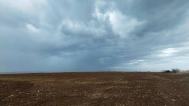 Fırtına üstüne fırtına.