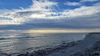 Denizde güzel gün batımı