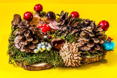 Noel süslemeleri ile kompozisyon