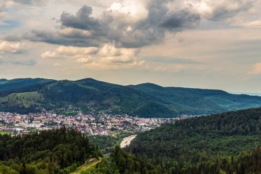 Dağın tepesinden güzel manzara