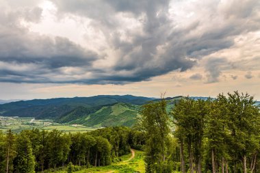 Dağların güzel manzarası
