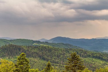 Dağ manzarası, Karpat dağlarındaki dağlar..